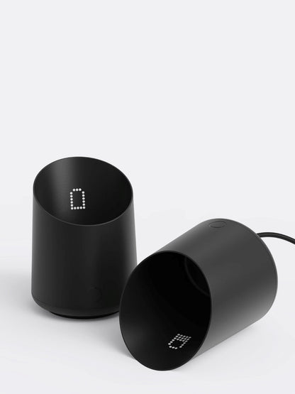 Subscale coffee dosing cup charging with USB charging cable